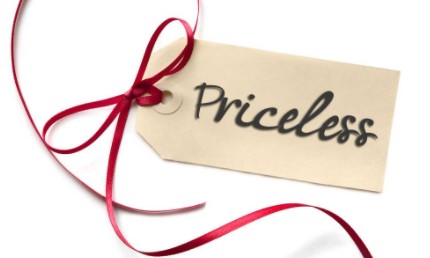 valueless和priceless